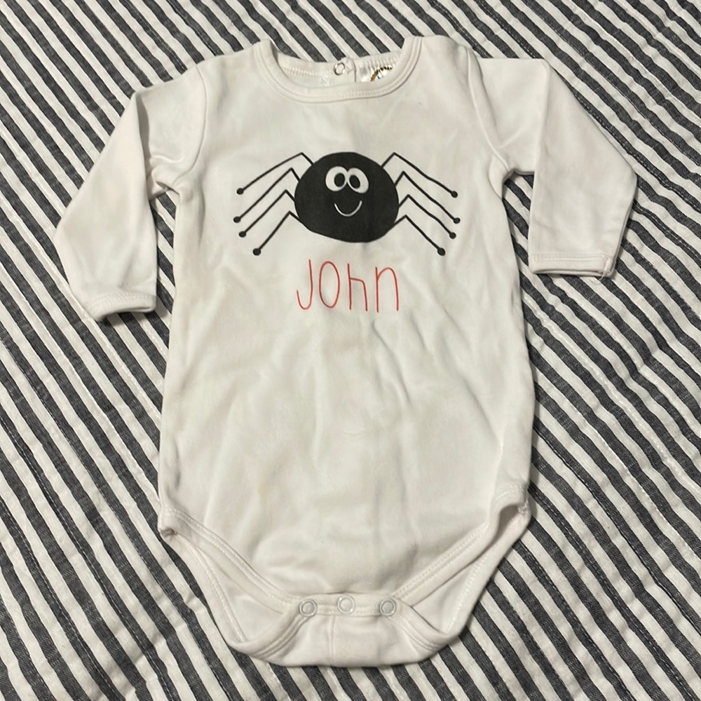 Long sleeve onesie. Spider. John. 6-9 months.